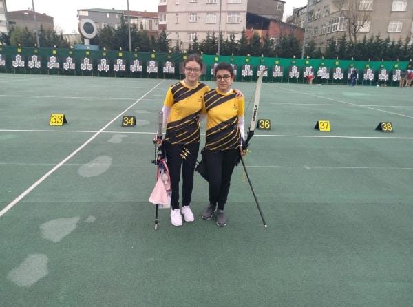 Okçuluk yıldız kızlar İstanbul şampiyonasına öğrencilerimizden Rabia DÖNMEZ ve Fidan TERZİ katıldı