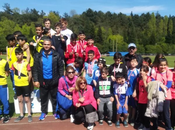 Okulumuz küçük erkek takımı 6 branştan oluşan puanlı atletizm yarışmalarında İstanbul 4.sü oldu